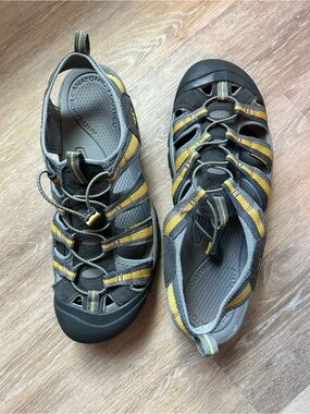 KEEN Closed-Toe Outdoor Sandals in Gray and Yellow